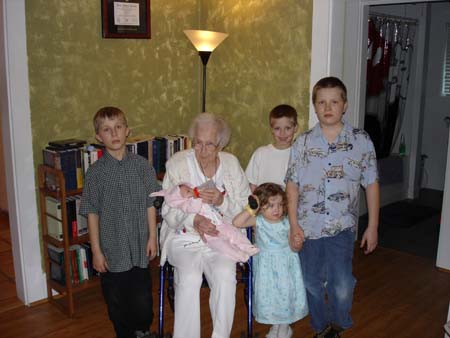 GreatGrandma-n-GreatGrandkids2