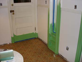 kitchenfinalwalls-beginningoftrim-oldfloor1